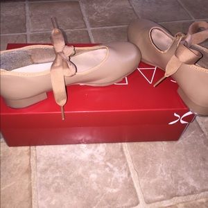 Girls nude / tan tap shoes